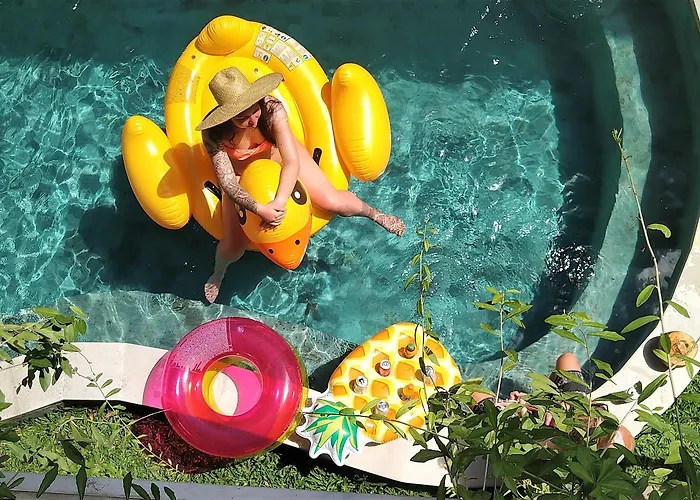 Bali Bobo 旅馆 *